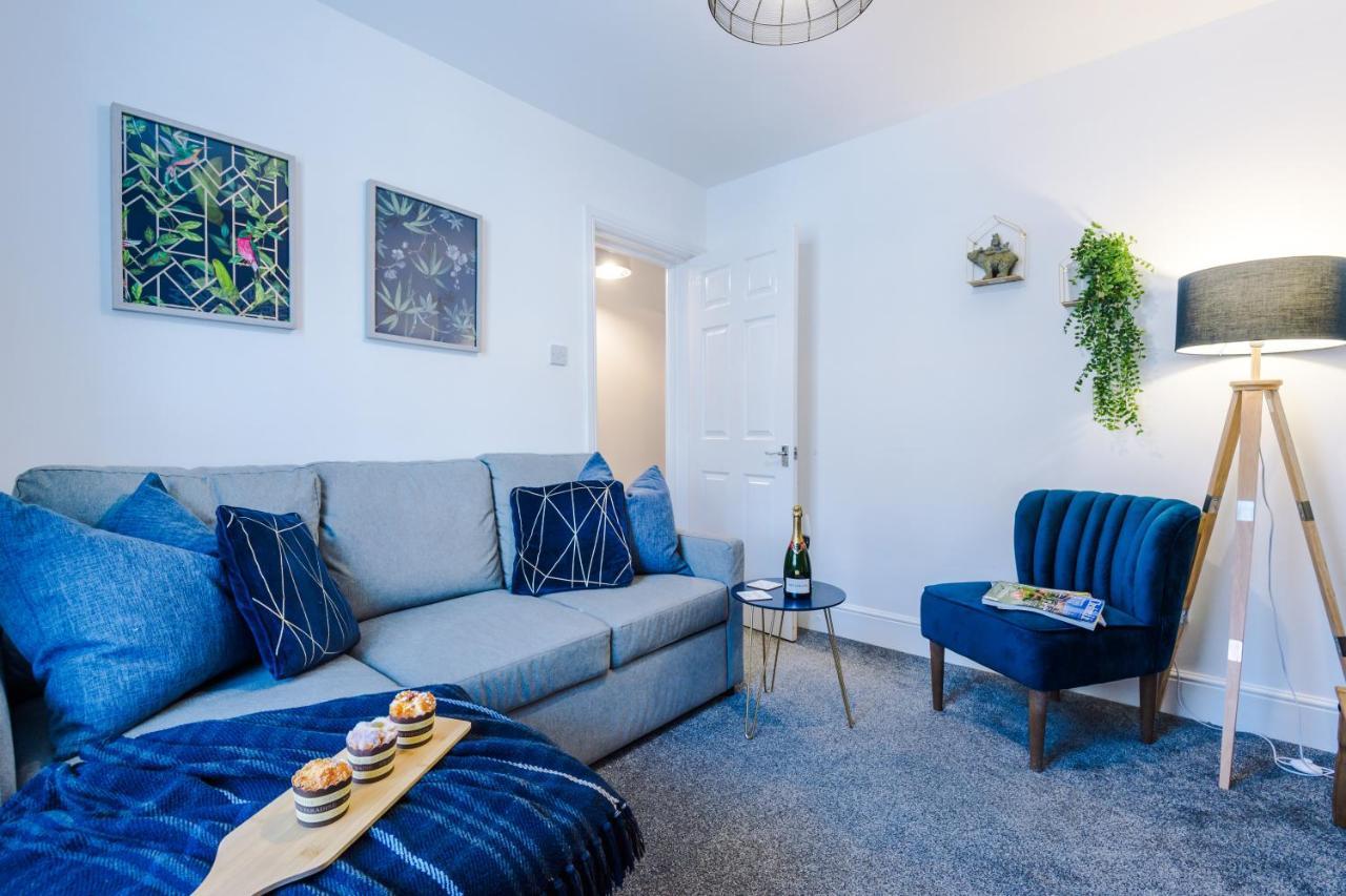Spacious 2-Bed City-Centre Cottage In Chester By 53 Degrees Property - Ideal For Groups & Couples - Sleeps 6 Exterior photo