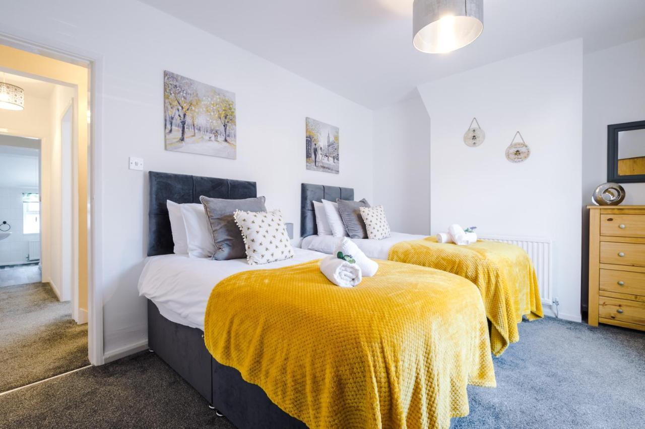 Spacious 2-Bed City-Centre Cottage In Chester By 53 Degrees Property - Ideal For Groups & Couples - Sleeps 6 Exterior photo