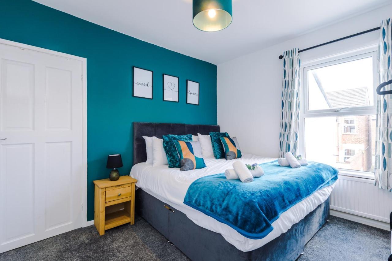 Spacious 2-Bed City-Centre Cottage In Chester By 53 Degrees Property - Ideal For Groups & Couples - Sleeps 6 Exterior photo