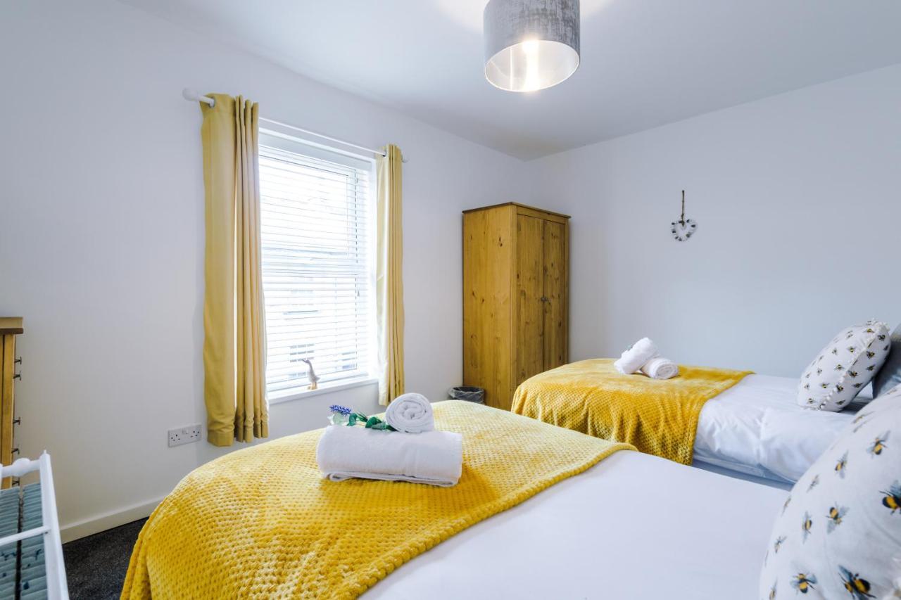 Spacious 2-Bed City-Centre Cottage In Chester By 53 Degrees Property - Ideal For Groups & Couples - Sleeps 6 Exterior photo